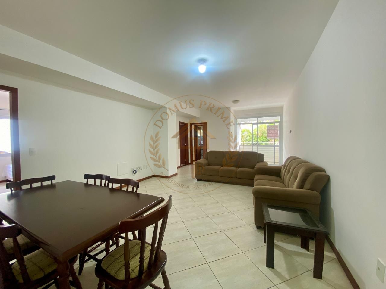 Apartamento mobiliado com 3 dormitórios na Lagoa da Conceição.
