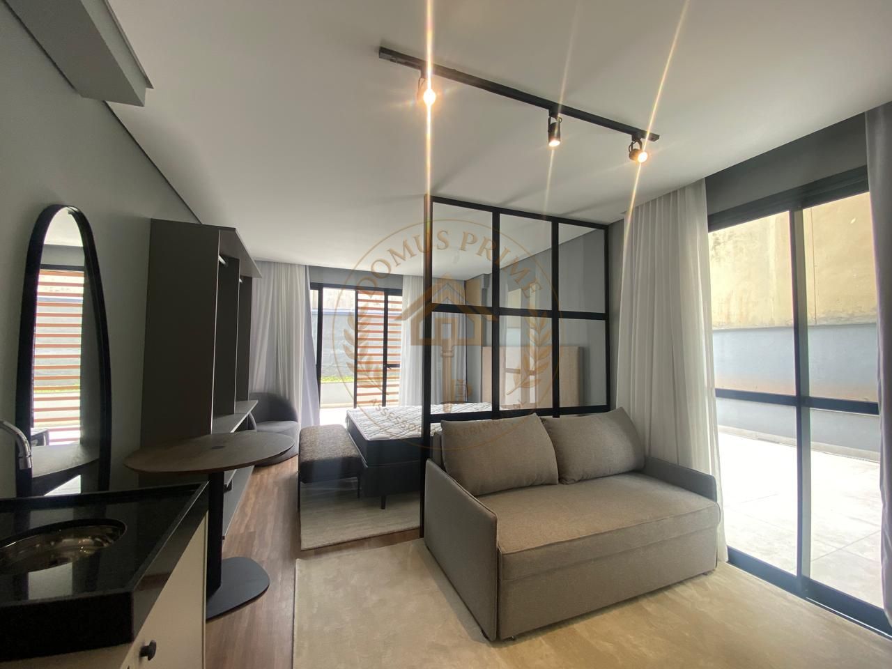 Studio Garden recém entregue mobiliado no Centro de Florianopolis